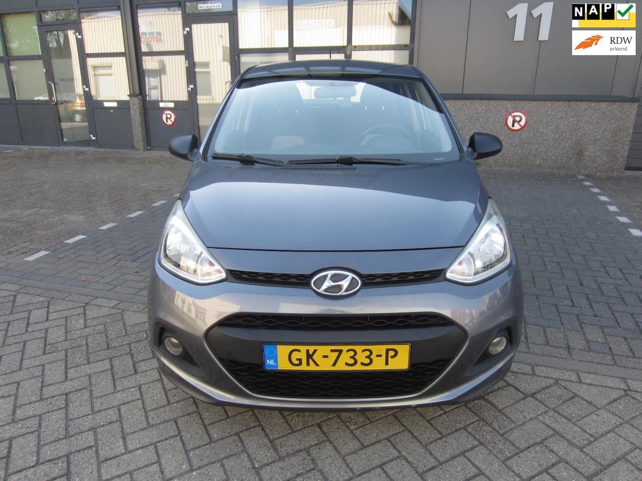 Hyundai i10 - 1.0i i-Motion 2015 Airco 120.000KM NAP! APK! - AutoWereld.nl