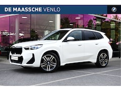 BMW X1 - sDrive18i M Sport Automaat / Trekhaak / Sportstoelen / Adaptieve LED / M Adaptief onderste