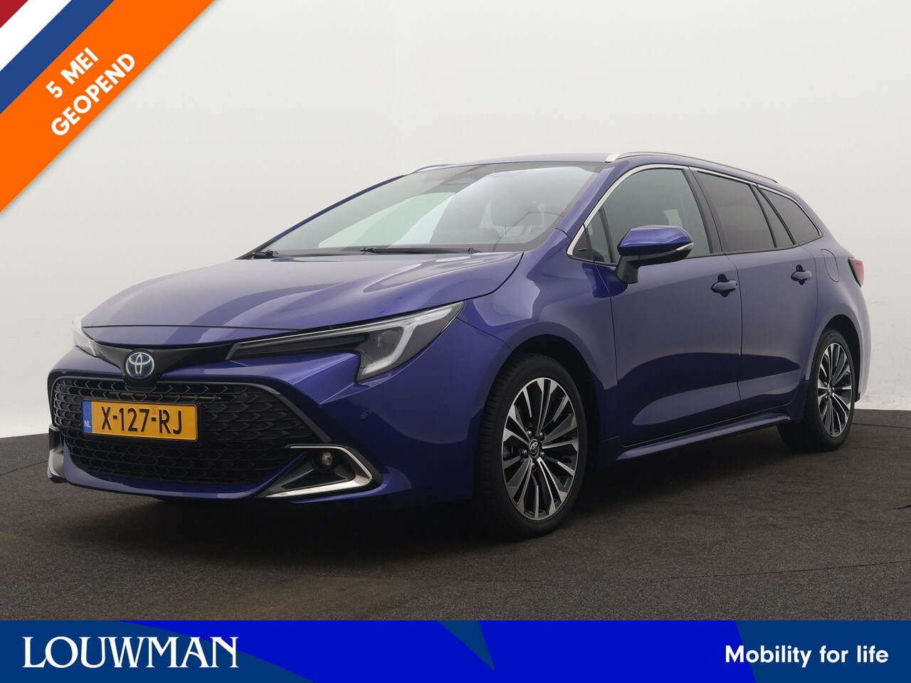 Toyota Corolla Touring Sports - 1.8 Hybrid First Edition | Navigatie | Camera | Parkeersensoren | Stoelverwarming | Draadl - AutoWereld.nl