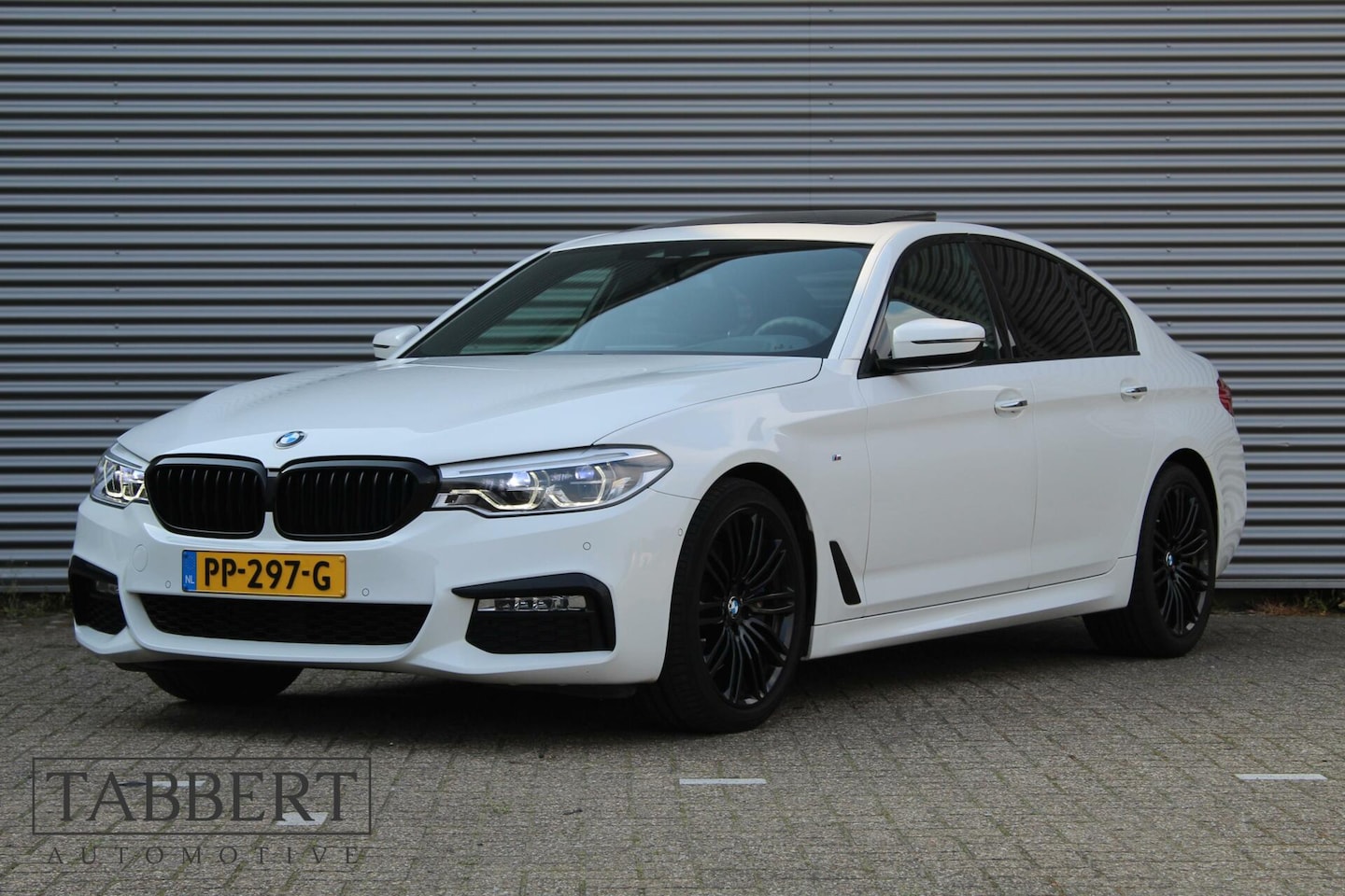 BMW 5-serie - 530i High Executive M Pakket Pano Leder HUD H/K - AutoWereld.nl