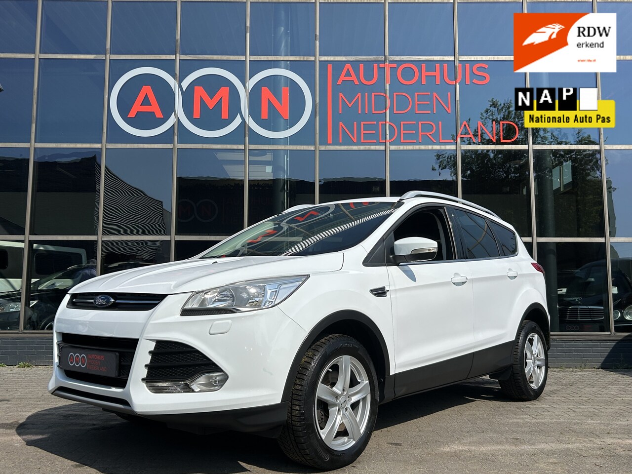 Ford Kuga - 1.5 Cruisectr,Climatectr,Start/Stopsysteem,Stoelverwarming - AutoWereld.nl