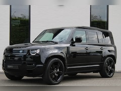 Land Rover Defender 110 - 3.0 D300 / 110 / X-Dynamic / HSE / Luchtvering / Panorama / Vol Opties / NIEUW