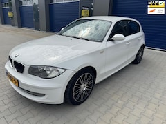 BMW 1-serie - 118i Business Line airco carplay LEES TEKST