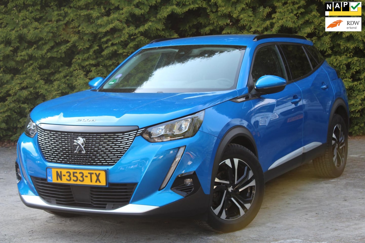 Peugeot 2008 - 1.2 PureTech Allure Pack 100pk | Parkeercamera | Trekhaak | Apple/Android Carplay | Climat - AutoWereld.nl