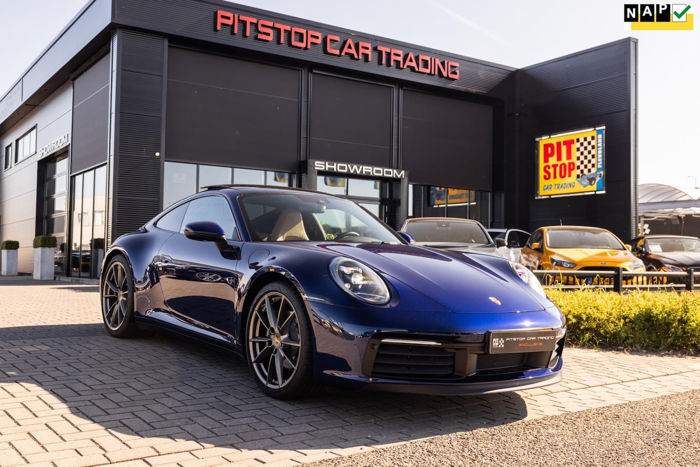 Porsche 911 - 992 3.0 Carrera, 385 PK, Pano, Sportuitlaat *Gentiaan Blauw* - AutoWereld.nl