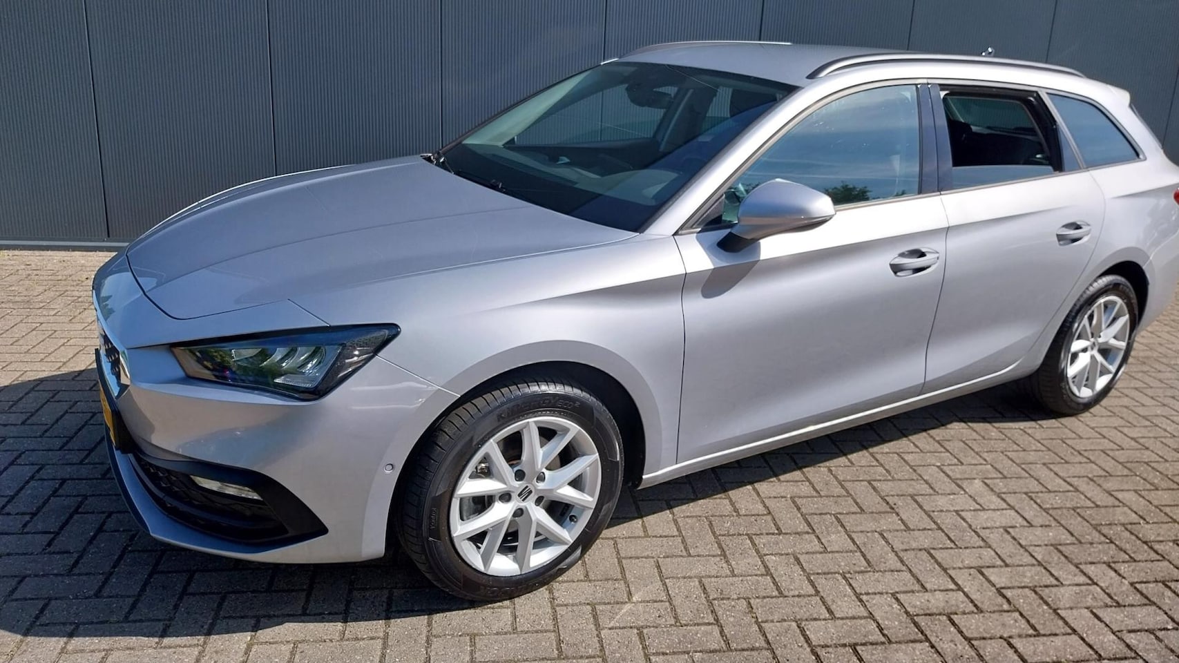 Seat Leon Sportstourer - 1.0 eTSI Style Business Intense 1.0 eTSI Style Business Intense - AutoWereld.nl