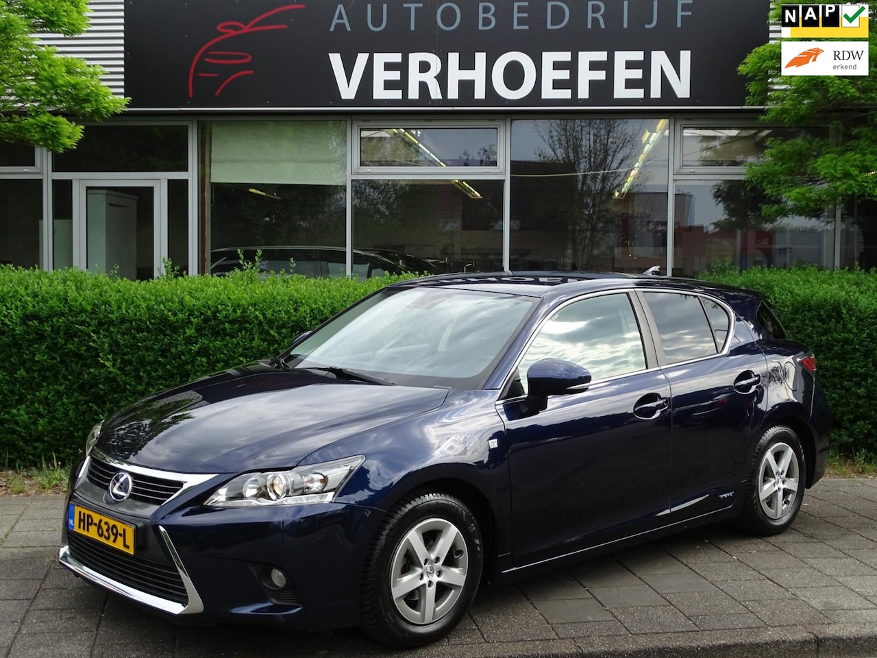 Lexus CT 200h - 25th Edition - PARKEERCAMERA - CRUISE / CLIMATE - NAP KM STAND - NAVIGATIE - VOLLEDIG ONDE - AutoWereld.nl