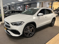 Mercedes-Benz GLA-Klasse - 250 e AMG Line / camera / Navigatie / sfeer verlichting / led verlichting