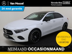 Mercedes-Benz A-klasse - 250 e Luxury Line /Night pakket /19 Inch /Leder /Sfeerverlichting