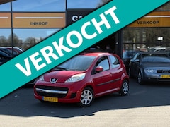 Peugeot 107 - 1.0-12V XS ZEER NETJES/RIJDT SCHAKELT PERFECT. APK 19-06-2025