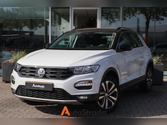 Volkswagen T-Roc - 1.5 Style TSI 150pk 7-DSG | Carplay | Adaptive | Airco | Dodehoek | Sensoren |