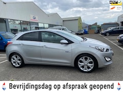 Hyundai i30 - 1.6 GDI i-Motion Plus NAVI | CAMERA | CRUISE CONTROL | CLIMA | PDC | DEALER ONDERHOUDEN |