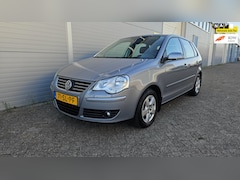 Volkswagen Polo - 1.4-16V Sportline | Automaat | APK 05-2026 | Airco | Trekhaak | Nieuwe Distributieriem