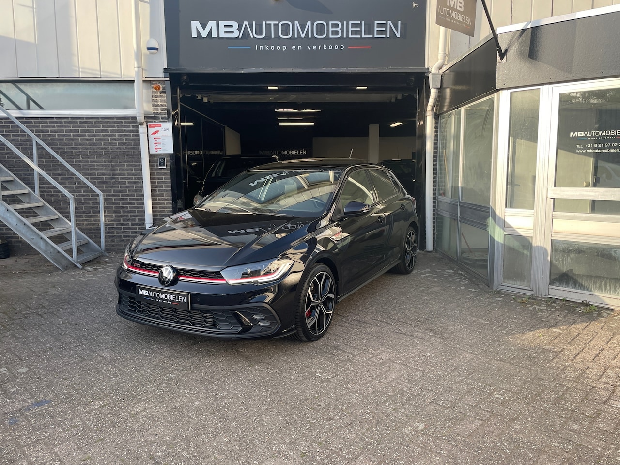 Volkswagen Polo - 2.0 TSI GTI/DSG/Zwart/Pano/Matrix/Led/IQLicht/Beats/Camera! - AutoWereld.nl