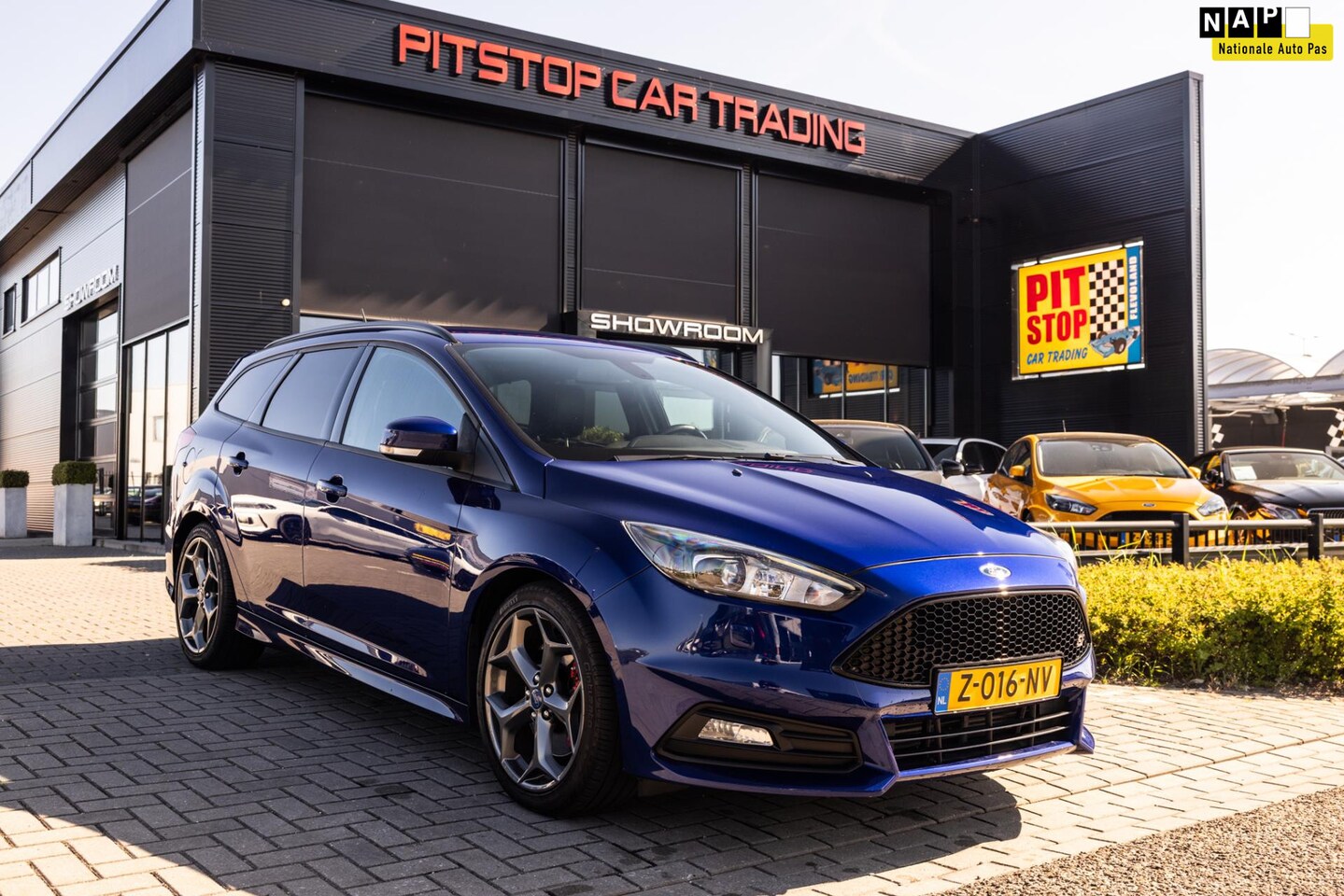 Ford Focus Wagon - 2.0 ST-3 2.0 ST-3, 250 PK, Volleder, Camera, Dealer onderhouden! - AutoWereld.nl