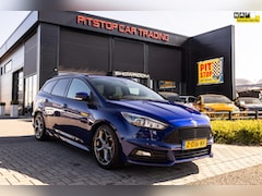Ford Focus Wagon - 2.0 ST-3, 250 PK, Volleder, Camera, Dealer onderhouden