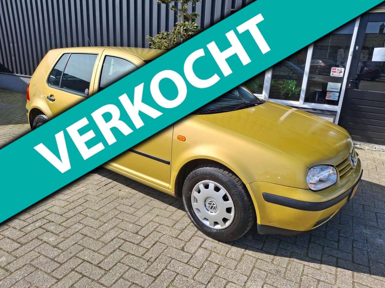 Volkswagen Golf - 1.6 Trendline **AUTOMAAT**5-deurs**AIRCO** - AutoWereld.nl