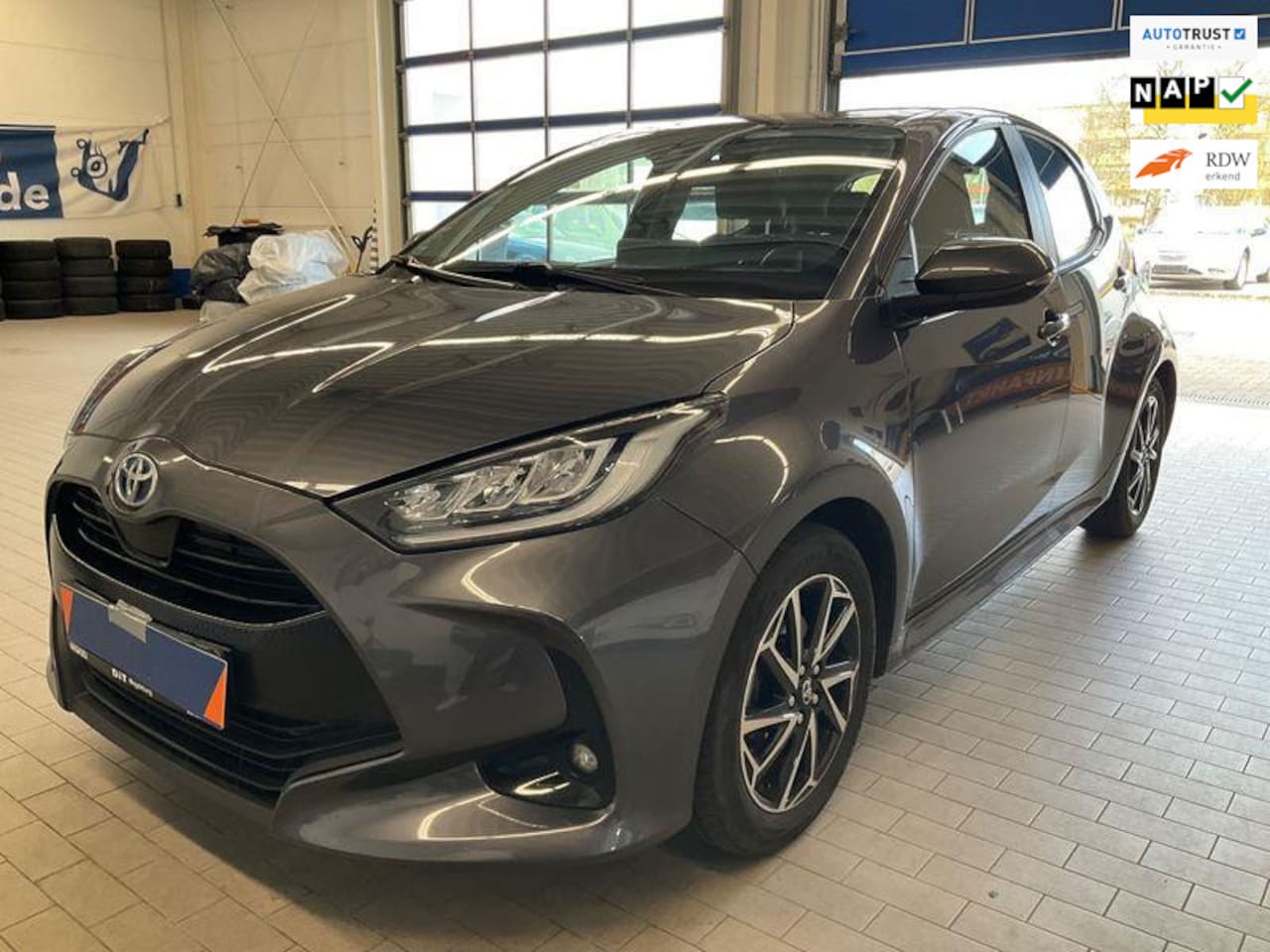 Toyota Yaris - 1.5 Hybrid Active 1.5 Hybrid Active, dealeronderhouden! - AutoWereld.nl