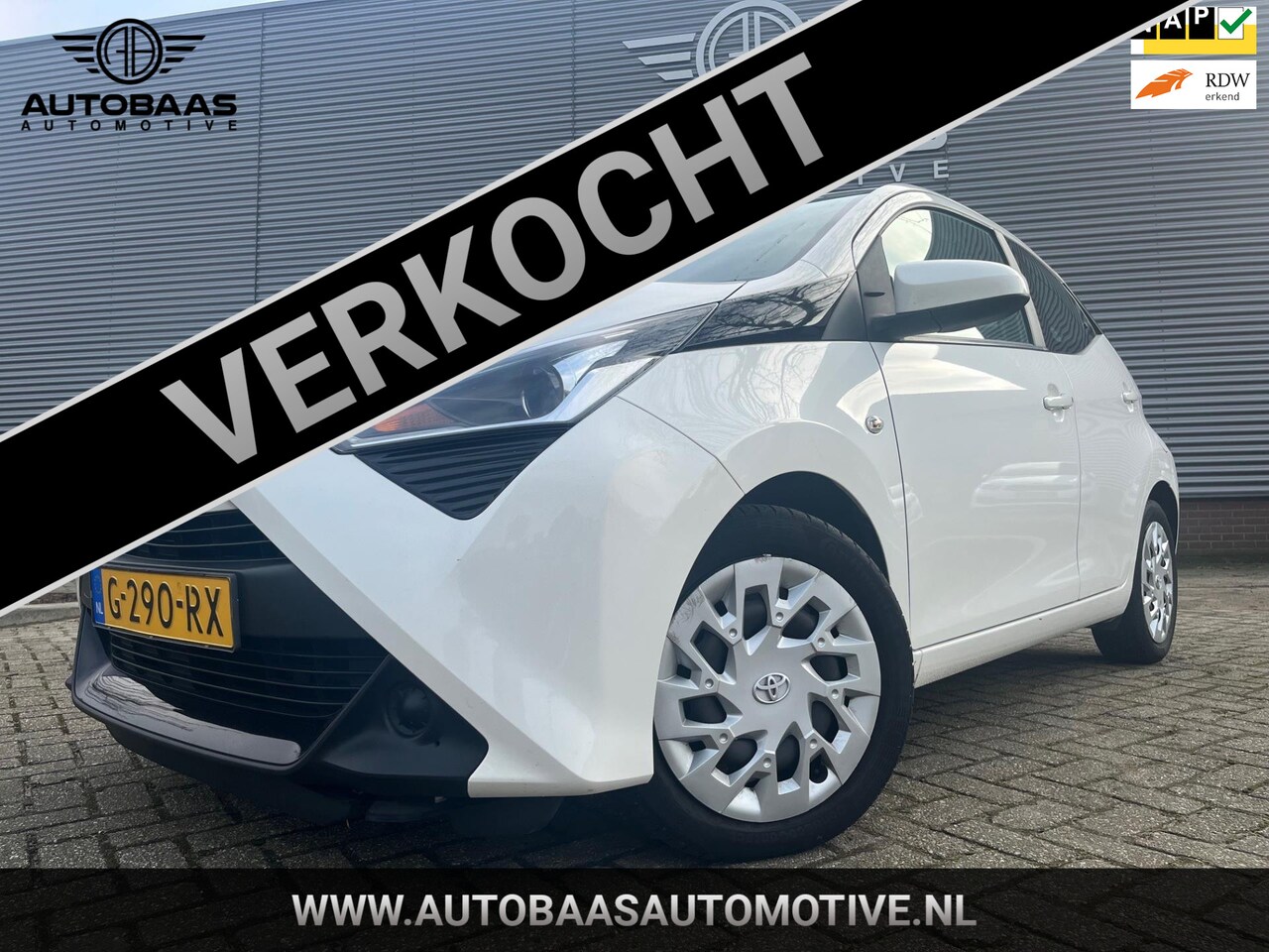 Toyota Aygo - 1.0 VVT-i x-play AUTOMAAT+NL AUTO+DEALERONDERHOUDEN+1EIG+NAP+CAMERA+AIRCO+NAVI APPLE CARPL - AutoWereld.nl