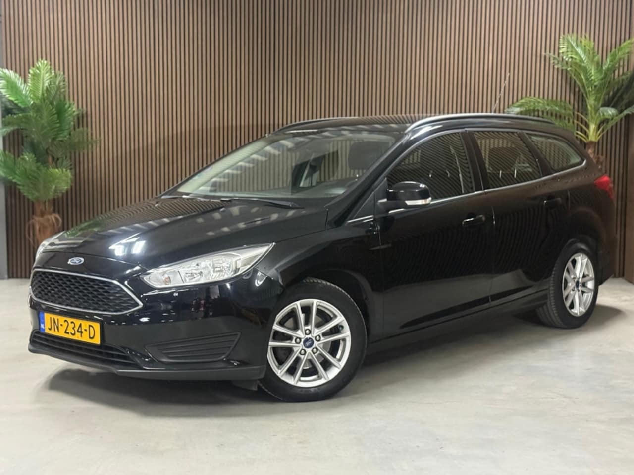 Ford Focus Wagon - 1.0 Trend 1.0 Trend - AutoWereld.nl