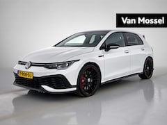Volkswagen Golf - 2.0 TSI GTI Clubsport | 300 PK | Akrapovic Uitlaat Systeem | Black Style | Parkeercamera |