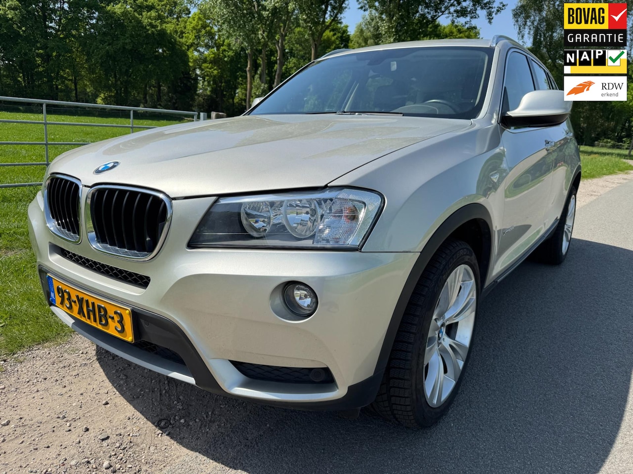 BMW X3 - XDrive20i Executive AUTOMAAT met trekhaak, navigatie en leder - AutoWereld.nl