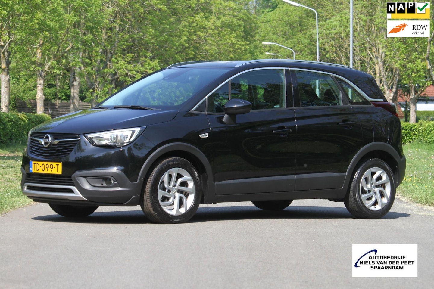 Opel Crossland X - 1.2 Innovation / Van 1e eigenaar / Pas 31.000 km. / Navigatie / Parkeersensoren / Airco me - AutoWereld.nl
