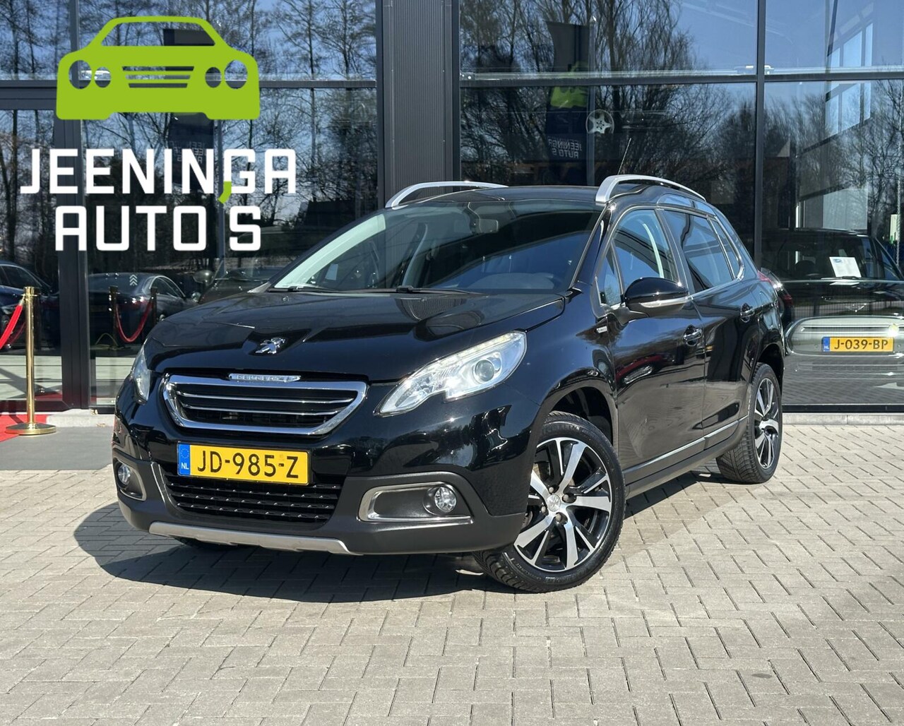 Peugeot 2008 - 1.2 PureTech Urban Cross | Cruise | Trekhaak - AutoWereld.nl