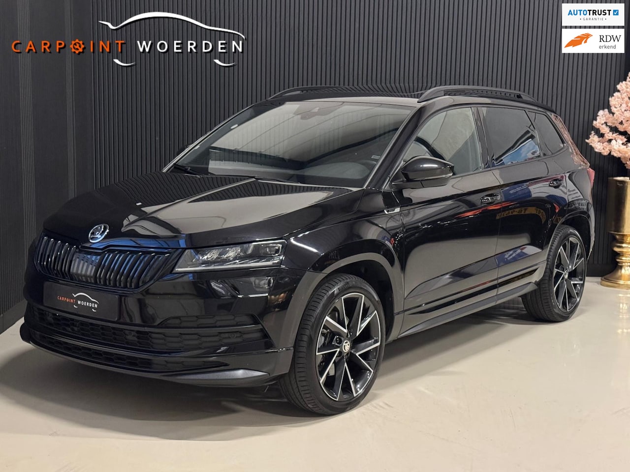 Skoda Karoq - 2.0 TSI 4x4 Sportline PANO | VIRTUAL | CAM | BOMVOL! - AutoWereld.nl