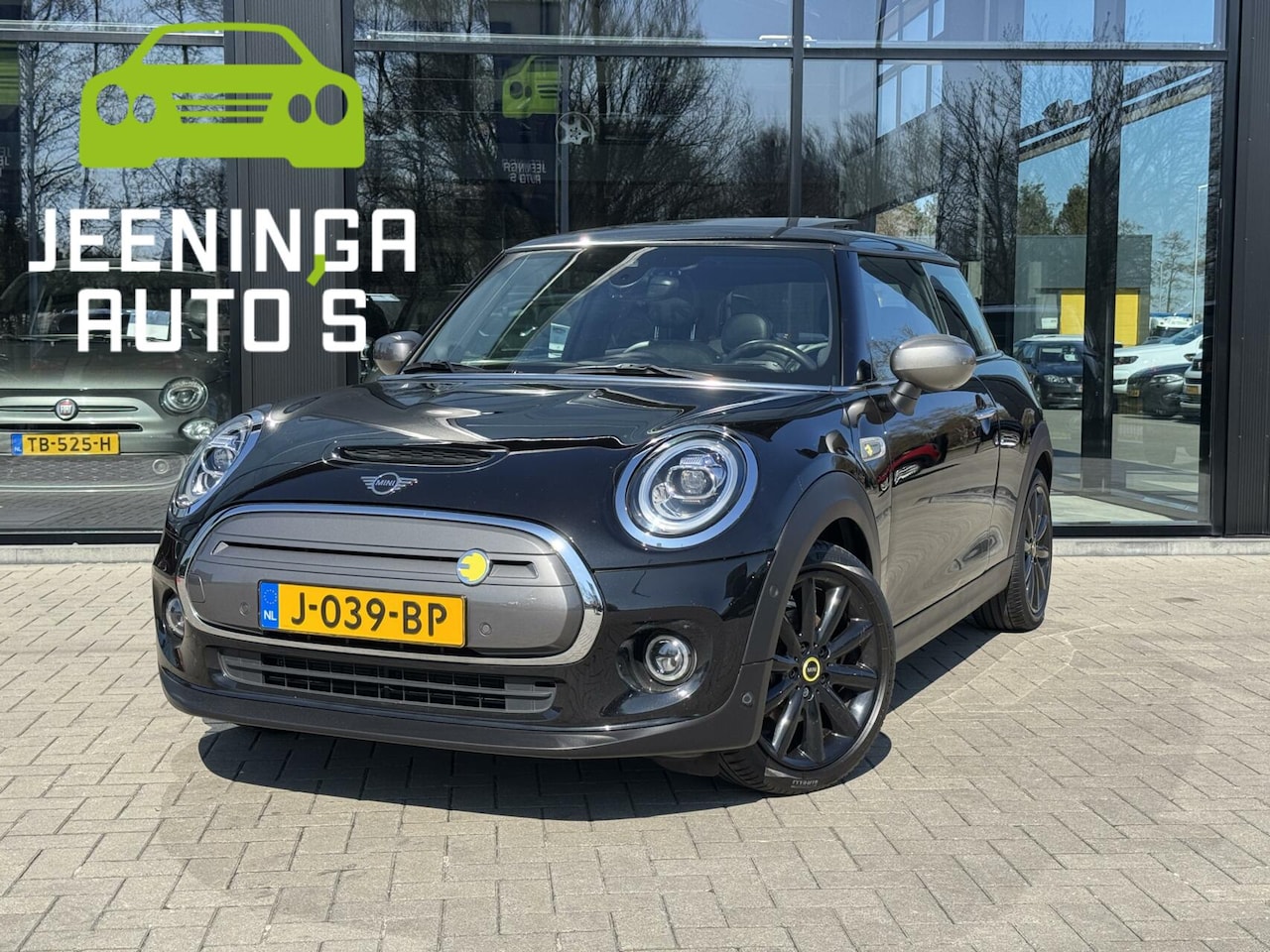 MINI Mini-Electric - Yours 33 kWh | Leer | Dak | Camera - AutoWereld.nl