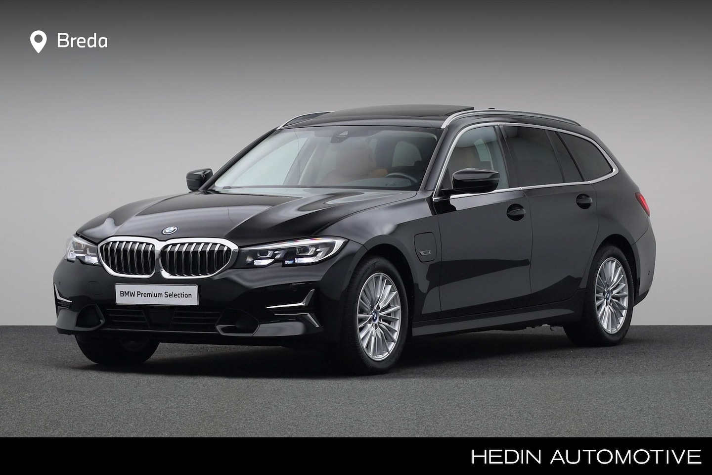 BMW 3-serie Touring - 320e | Achteruitrijcamera | Ambiente verlichting | Stoelverwarming | Glazen panoramadak | - AutoWereld.nl