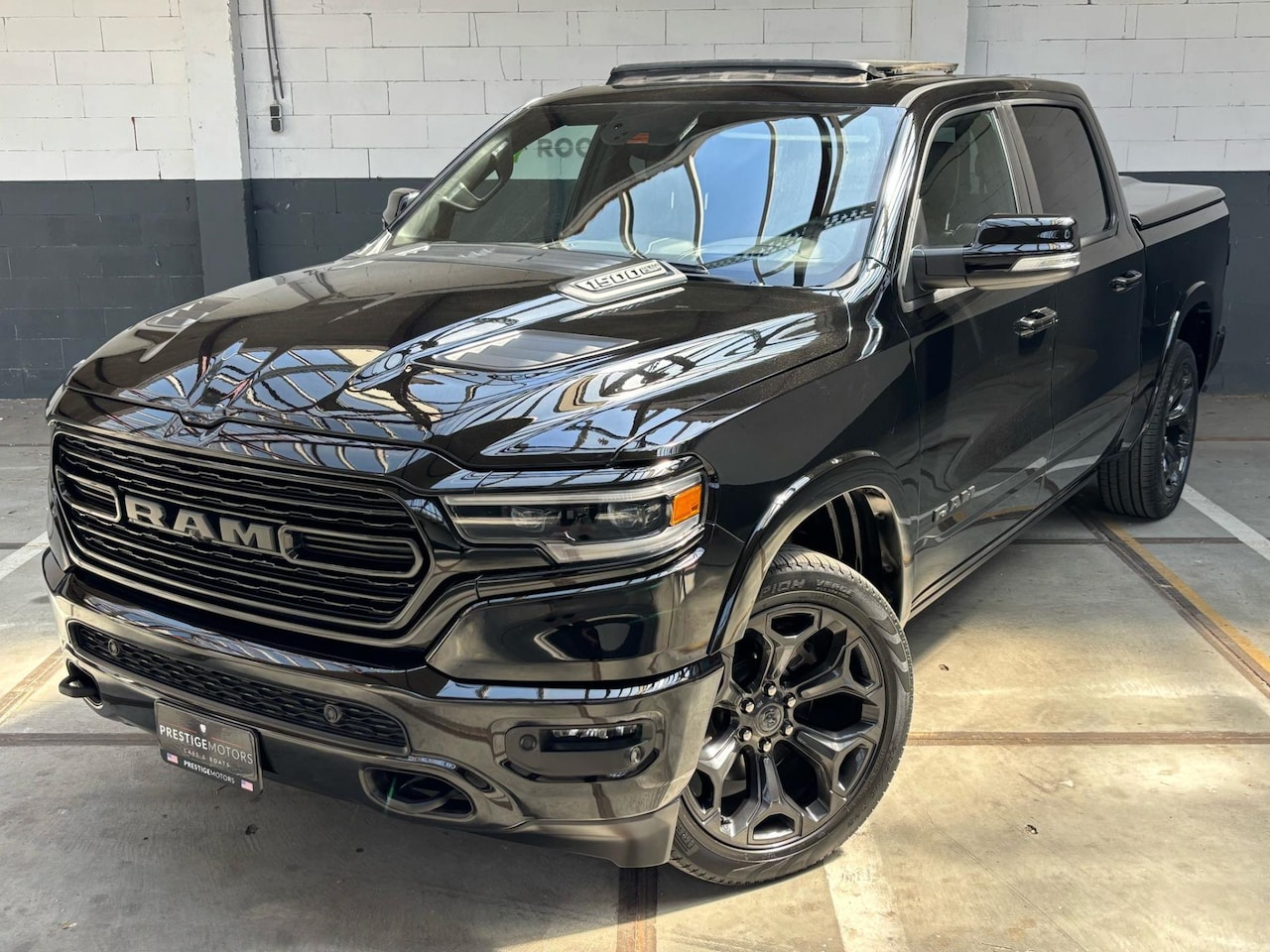 Dodge Ram 1500 - Limited Night 5.7L 401pk LPG 4X4 360cam Head-up - AutoWereld.nl