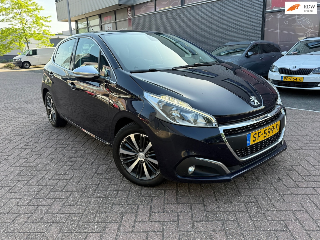 Peugeot 208 - 1.2 PureTech Allure Volle Automaat Clima Volledig onderhouden - AutoWereld.nl