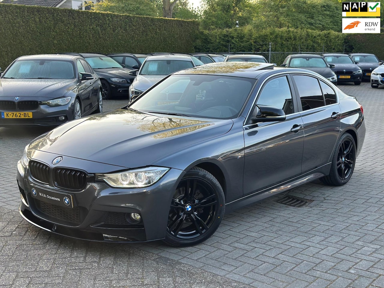 BMW 3-serie - 320i High Executive M Sport|Nieuwe Ketting|Leder|Dakje|18 inch|Cruise control|Climate cont - AutoWereld.nl