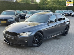 BMW 3-serie - 320i High Executive M Sport|Nieuwe Ketting|Leder|Dakje|18 inch|Cruise control|Climate cont