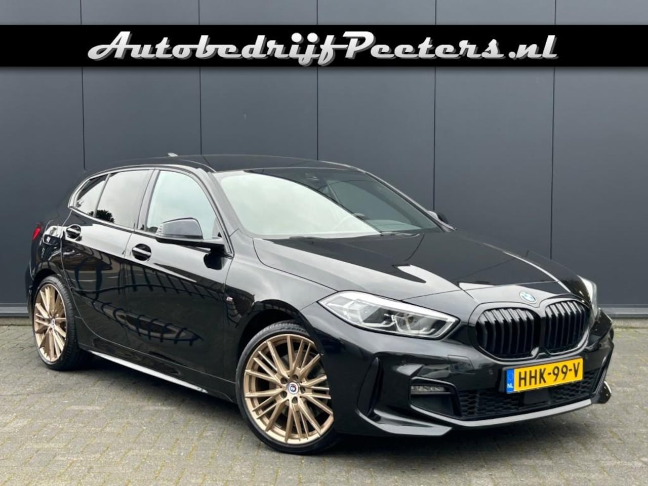 BMW 1-serie - 120i M Sport Shadow LED Navi Live Cockpit Sfeerlicht - AutoWereld.nl