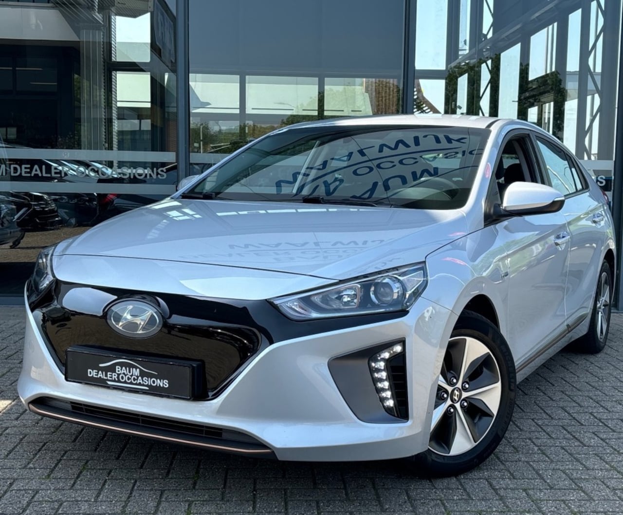 Hyundai IONIQ - COMFORT EV BLEU-DRIVE AIRCO NAVI LMV PDC - AutoWereld.nl