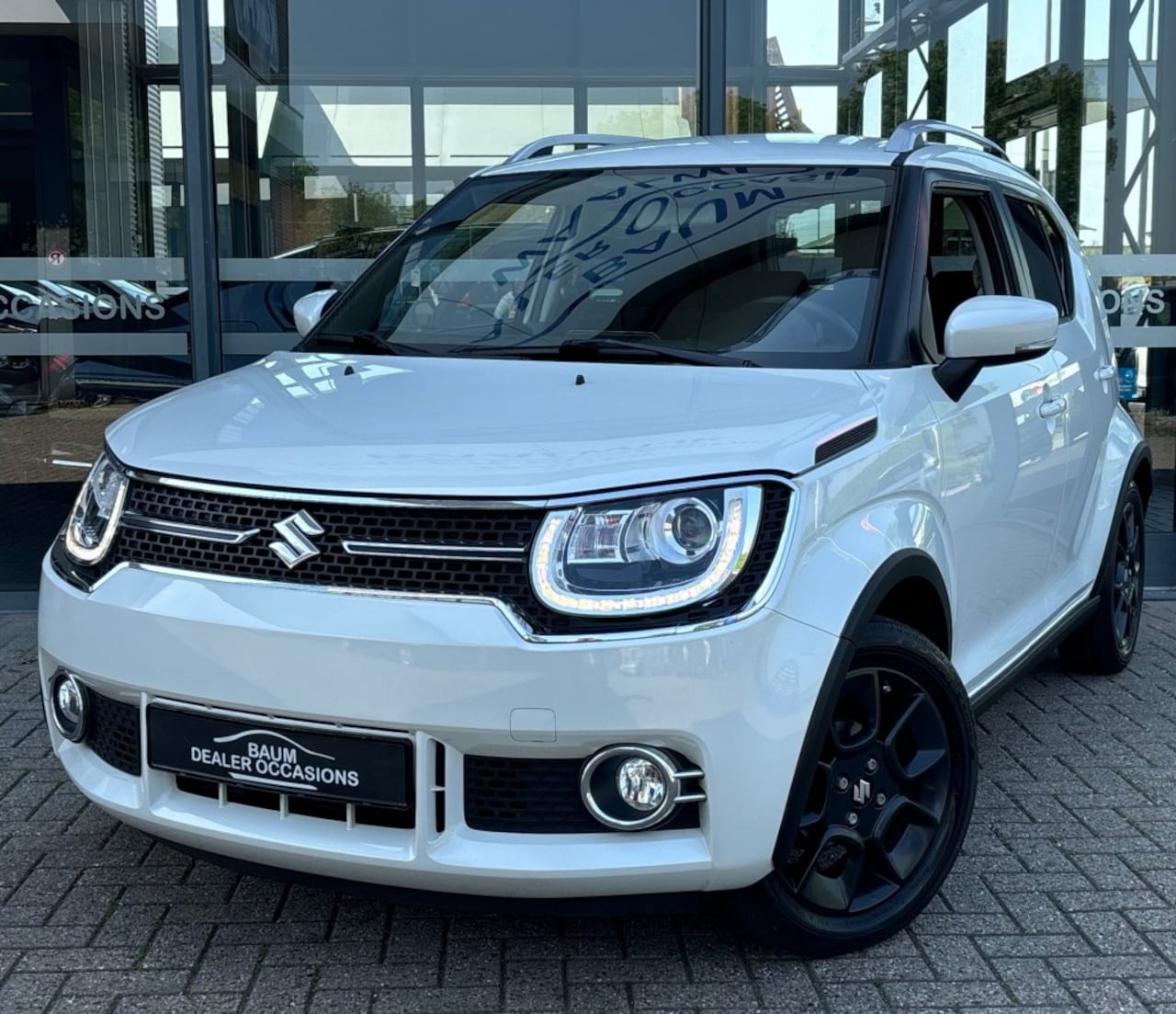 Suzuki Ignis - 1.2 STIJL AUTOMAAT AIRCO NAVI LMV PDC-CAMERA STOELVW - AutoWereld.nl