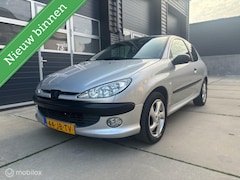 Peugeot 206 - 1.6-16V XS Nieuwe APK NAP Elec.Ramen Velgen