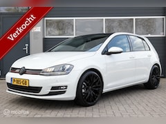 Volkswagen Golf - 1.4 TSI ACT Highline Xenon led Panorama clima cruise pdc