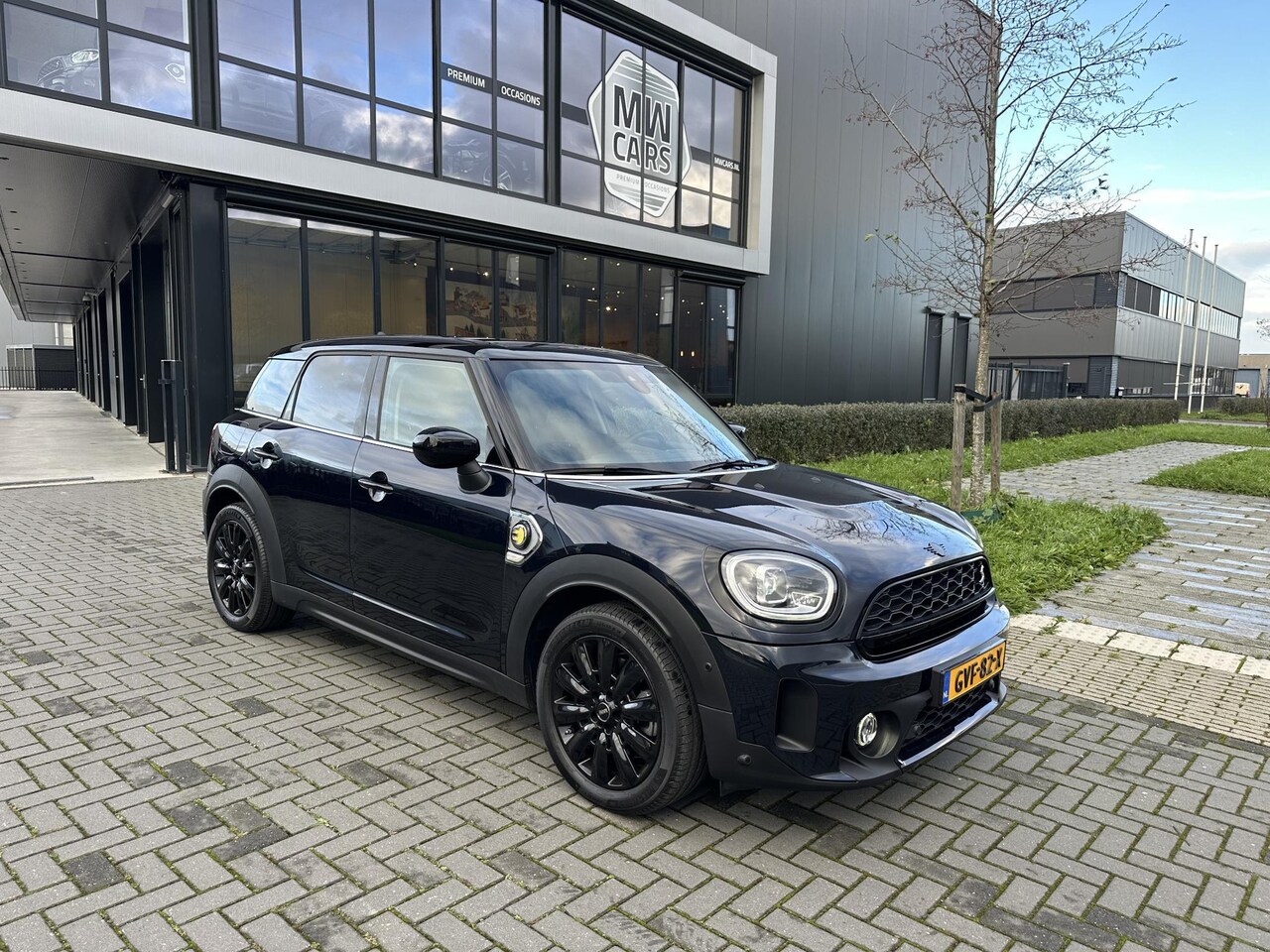 MINI Countryman - 2.0 Cooper S E ALL4 Chili Leder HUD Keyless Carplay LED - AutoWereld.nl
