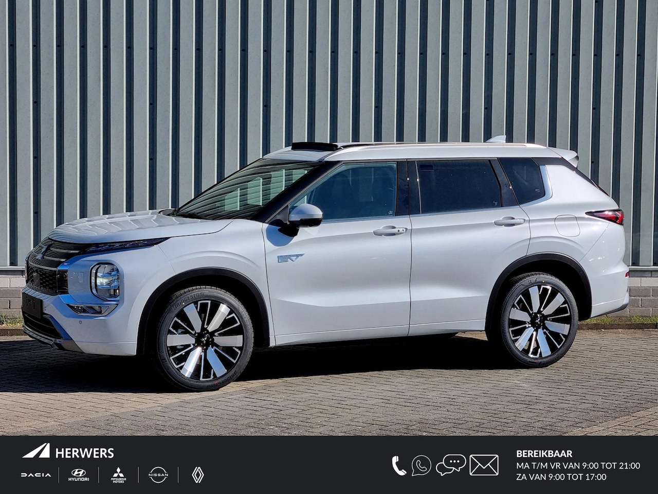Mitsubishi Outlander - 2.4 PHEV Instyle / €2000,- Introductievoordeel / Rijklaarprijs / Elektrische Range 86 KM W - AutoWereld.nl