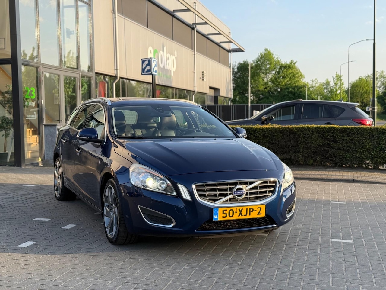 Volvo V60 - 1.6 T3 Ocean Race (bj 2012) XENON|PDC|NAVI|LMV - AutoWereld.nl