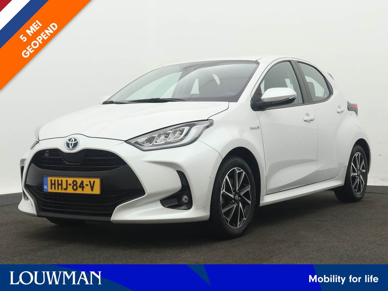 Toyota Yaris - 1.5 Hybrid Dynamic | Parkeersensoren achter | 16" LM velgen | Camera | Climate Control | C - AutoWereld.nl