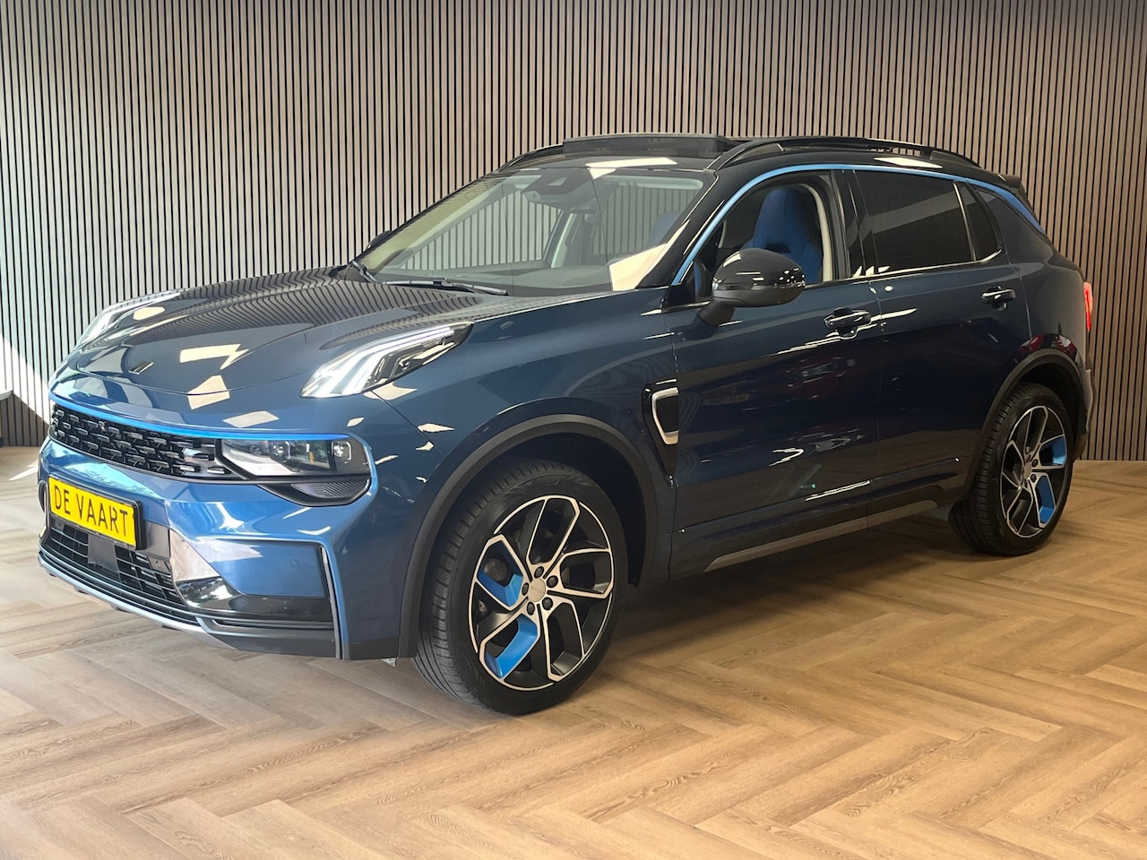 Lynk & Co 01 - 1.5 AUT. PLUG-IN HYBRIDE PANORAMADAK AIRCO CAMERA CRUISE PDC STOELVERWARMING APPLE CARPLAY - AutoWereld.nl