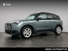 MINI Countryman - SE ALL4 Classic Trim | M Plus pakket | Trekhaak | 18 Inch LM | Dak- en spiegels in zwart
