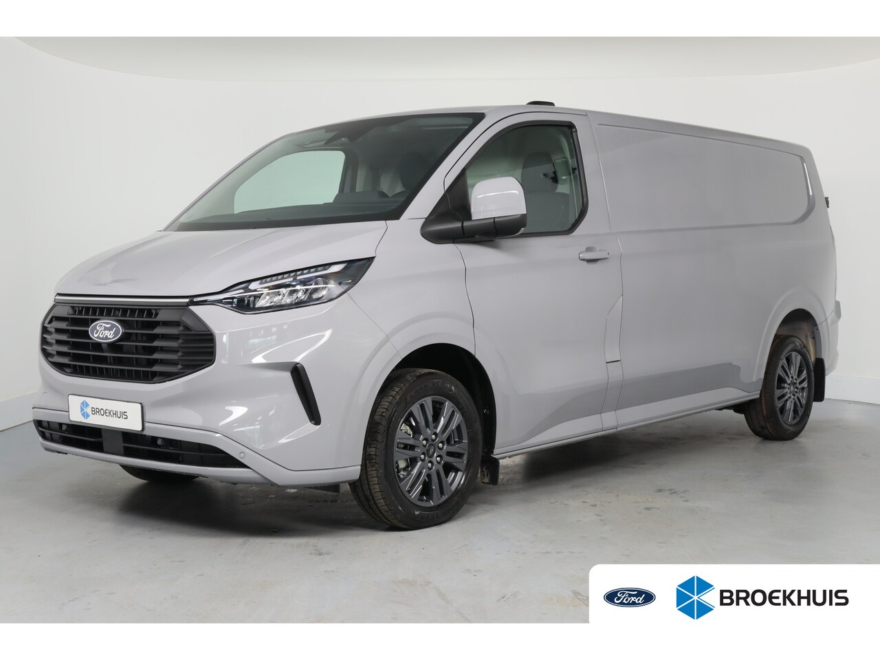 Ford Transit Custom - Ford 320 2.0 TDCI L2H1 Limited | 70 liter brandstoftank | 8-weg verstelbare & verwarmbare - AutoWereld.nl