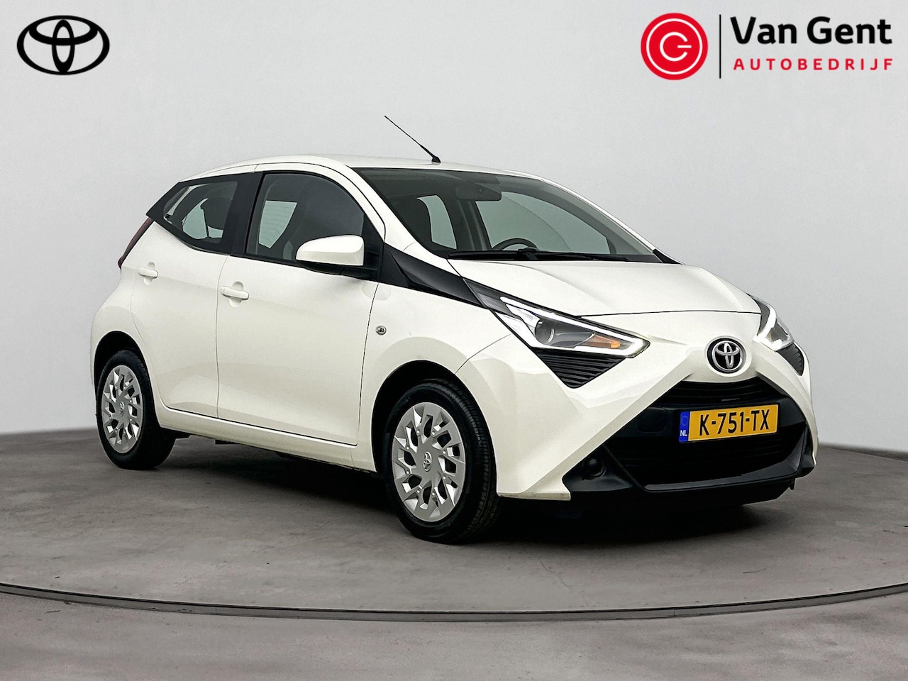 Toyota Aygo - 1.0 VVT-i x-play | Camera | Apple Carplay / Android Auto | Airco - AutoWereld.nl