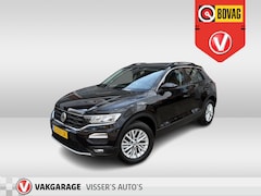 Volkswagen T-Roc - 1.0 TSI Style meer prijs voor trekhaak €500.00 | navigatie | airco | lichtmetalen wielen |