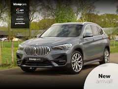 BMW X1 - sDrive20i | 19 inch | Stormbay Grey | Sportline | PDC v+a | Topstaat